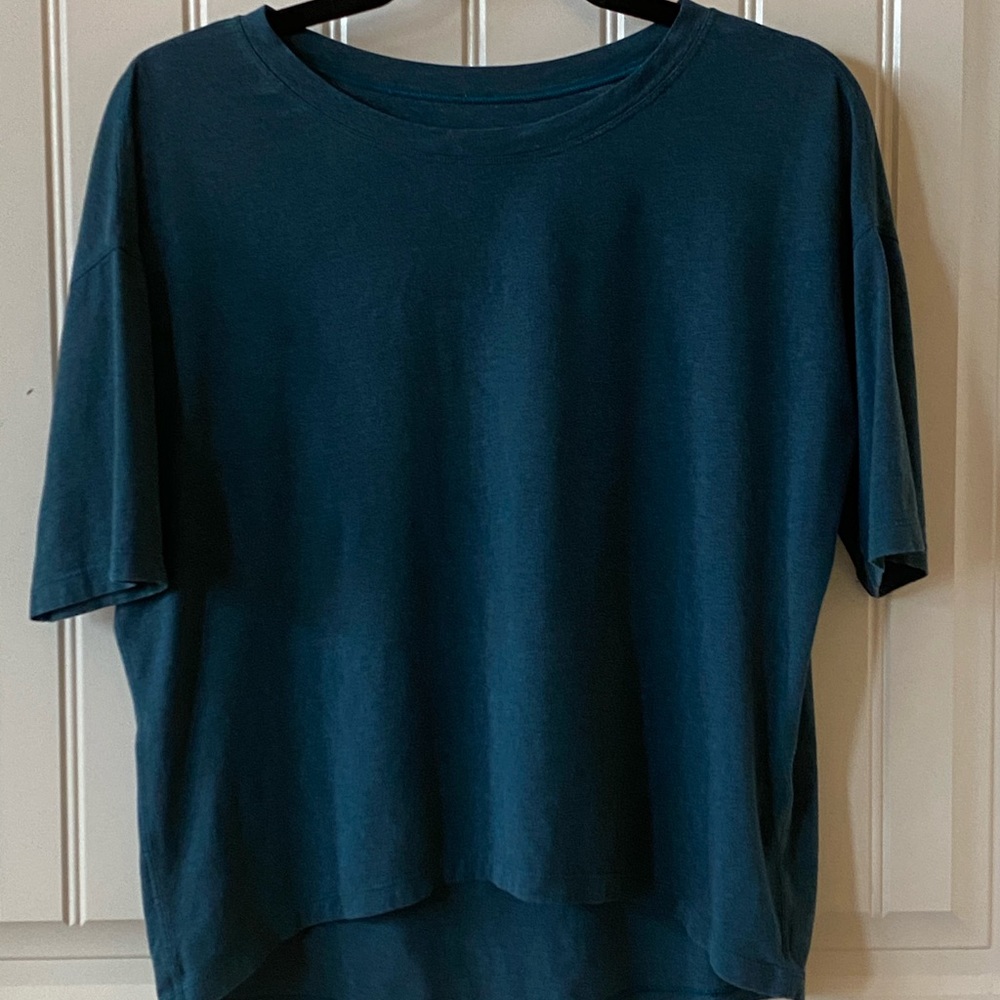 Lululemon high low crop top